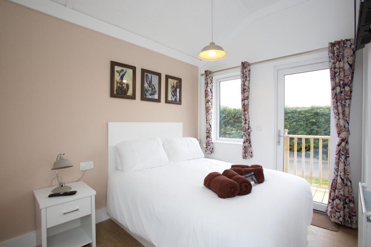 Braidhaugh Holiday Lodge And Glamping Park Крийф Екстериор снимка
