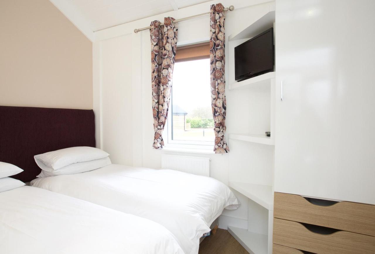 Braidhaugh Holiday Lodge And Glamping Park Крийф Екстериор снимка