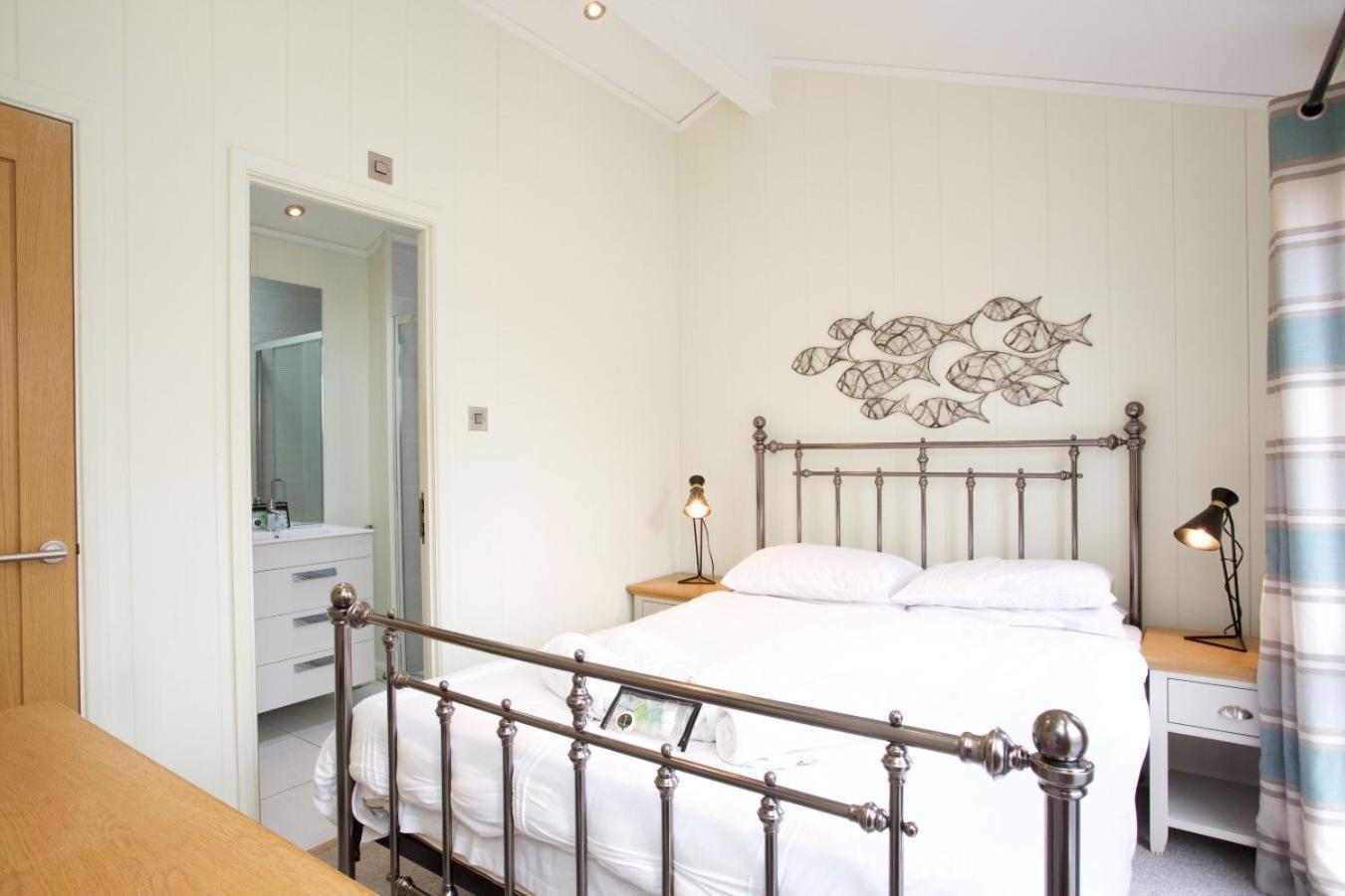 Braidhaugh Holiday Lodge And Glamping Park Крийф Екстериор снимка